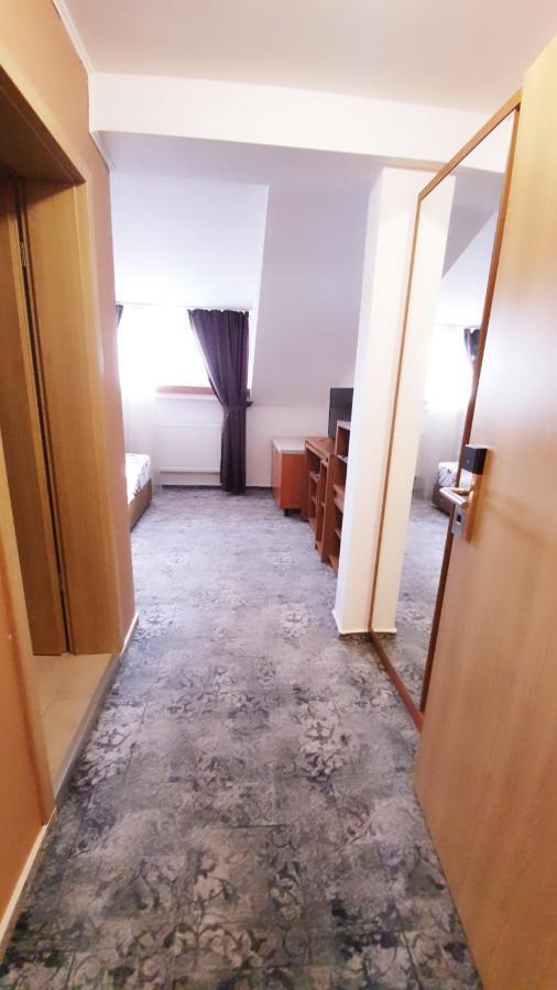 Stay Inn Rediu Valea Lupului  外观 照片