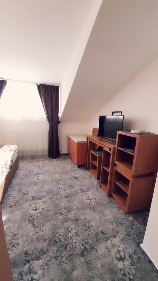 Stay Inn Rediu Valea Lupului  外观 照片